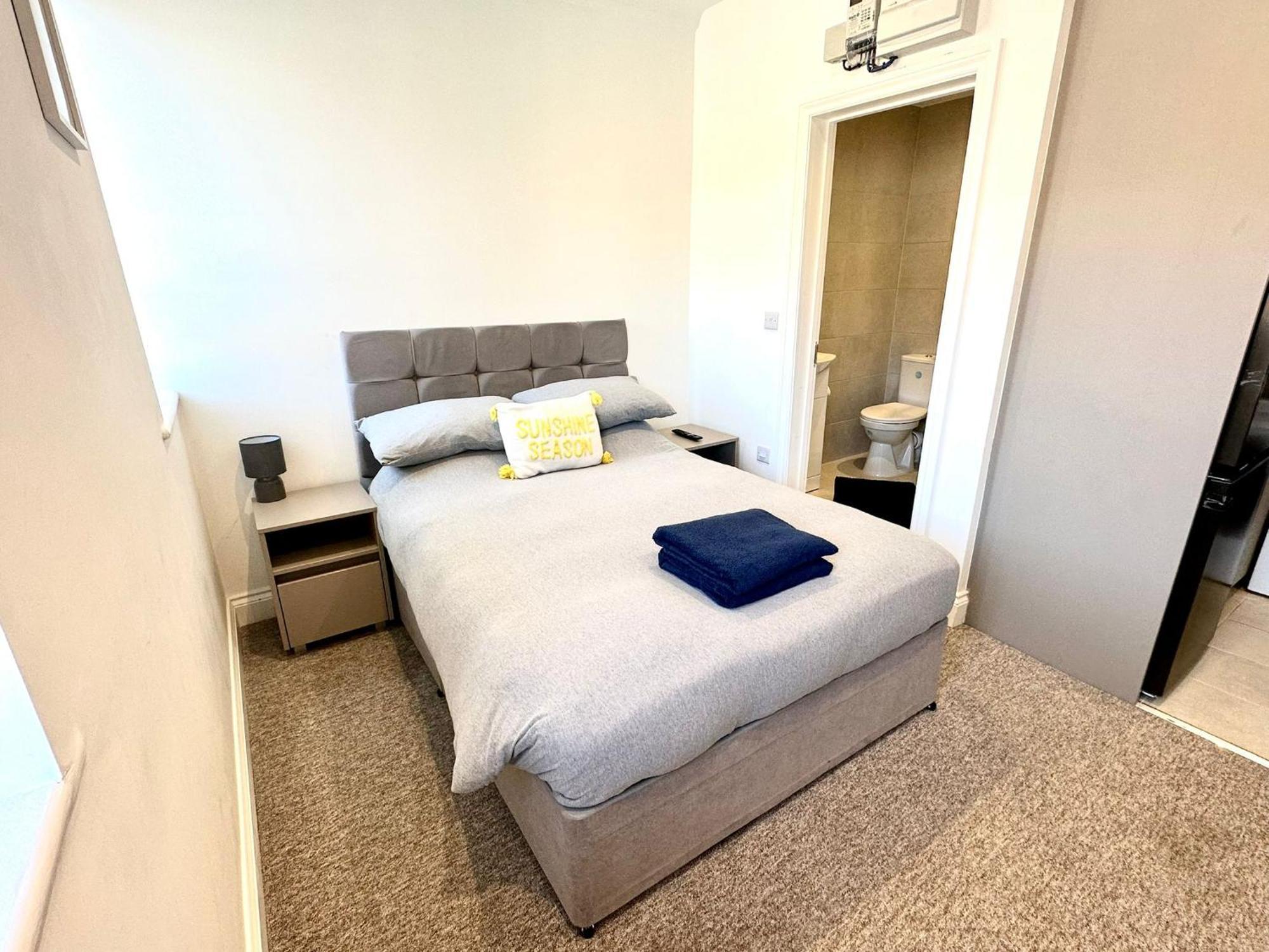 Spectacular Modern, Private Apartment,15 Mins To Central London ヘンドン エクステリア 写真