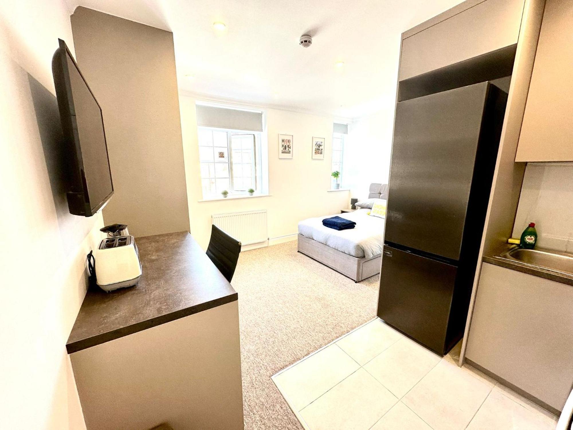 Spectacular Modern, Private Apartment,15 Mins To Central London ヘンドン エクステリア 写真